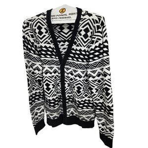 21 Men Black & White Geometric Cardigan – Men’s Medium